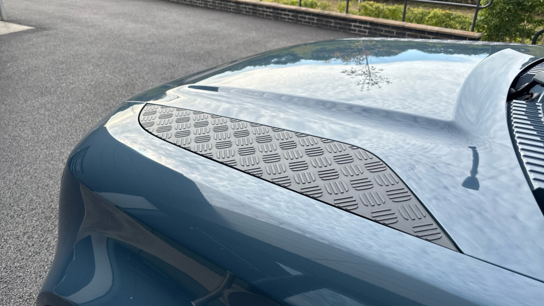 Land Rover Defender 2.0 D240 HSE 110 5dr Auto [6 Seat] Diesel Estate